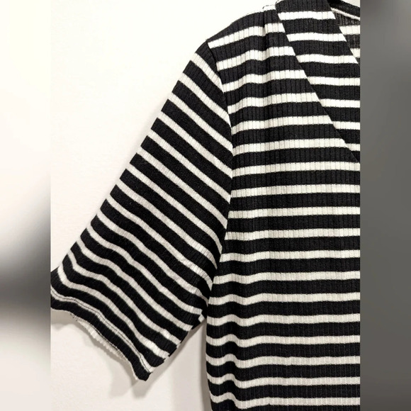 Sadie & Sage Black White Striped Short Sleeve Ribbed V-Neck Mini Dress Large - Picture 5 of 9
